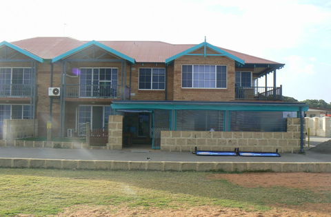 Seaspray Beach Holiday Park - Redcliffe Tourism 0