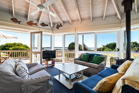 16 Sir George Ritchie Avenue - Redcliffe Tourism 2