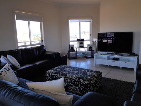 Agape Holiday Home - Redcliffe Tourism 2