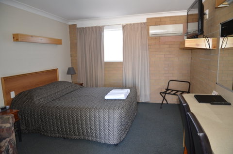 Alexander Motor Inn Moree - Redcliffe Tourism 2