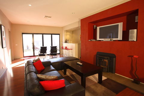 Alpine Country Cottages - Studio Seven - Redcliffe Tourism 1
