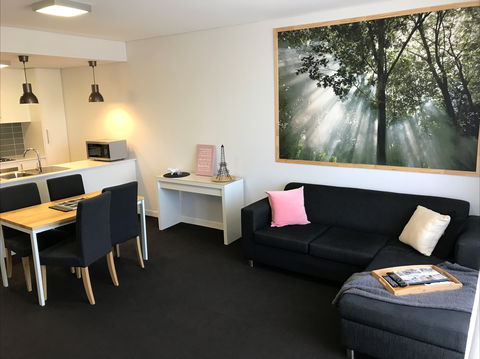 Canberra Furnished Accommodation - Redcliffe Tourism 2