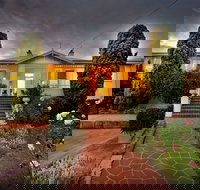 Dunmoylen House Bed and Breakfast - Redcliffe Tourism