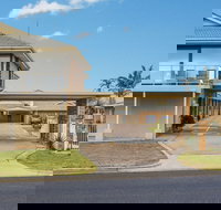 Hybiscus Waterfront Apartments - Redcliffe Tourism