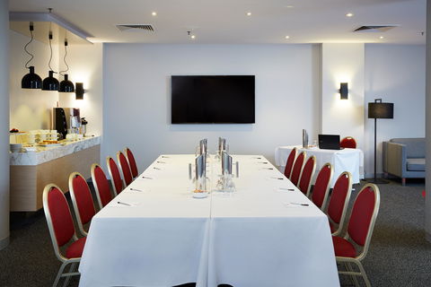 Ibis Perth - Redcliffe Tourism 1