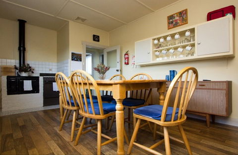 Lady Barron Holiday Home - Redcliffe Tourism 1