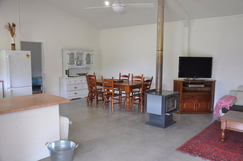 Nature's Echo Farm Stay - Redcliffe Tourism 2