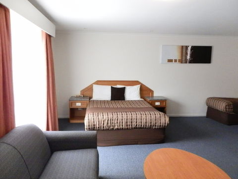 Thunderbird Motel - Redcliffe Tourism 2