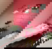 Adventurers Backpackers Resort - Redcliffe Tourism