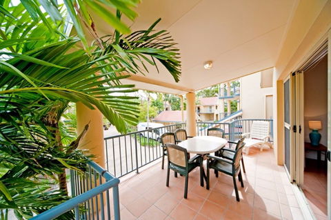 At Beach Court Holiday Villas - Redcliffe Tourism 1