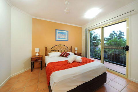 At Beach Court Holiday Villas - Redcliffe Tourism 2