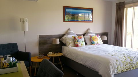 Austiny Bed And Breakfast - Redcliffe Tourism 1