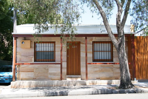 Australia Street Cottage - Redcliffe Tourism 0