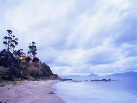 Avalon Coastal Retreat - Redcliffe Tourism 0