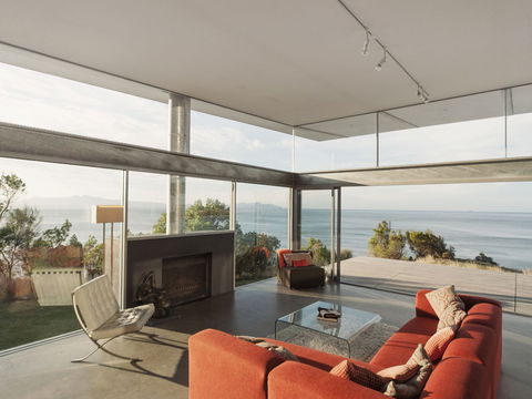 Avalon Coastal Retreat - Redcliffe Tourism 1