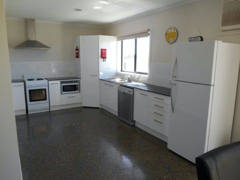 Blue Door Retreat - Redcliffe Tourism 1