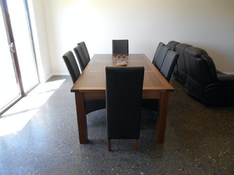 Blue Door Retreat - Redcliffe Tourism 2