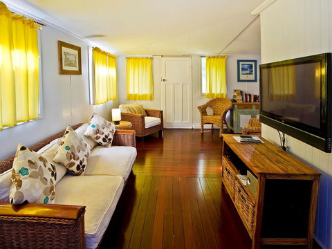 Blue River Shack - Redcliffe Tourism 0