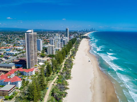 Burleigh Esplanade Apartments - Redcliffe Tourism 1