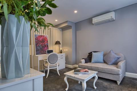 Canberra Rex Hotel - Redcliffe Tourism 2