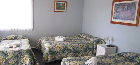Canberran Lodge - Redcliffe Tourism 1