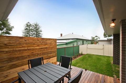 Cardiff Executive Apartments - Redcliffe Tourism 2