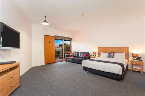 Comfort Inn Lady Augusta - Redcliffe Tourism 1