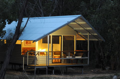 Davidsons Arnhemland Safari Lodge - Redcliffe Tourism 0