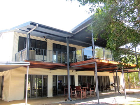 Golden Sands Retreat - Redcliffe Tourism 0