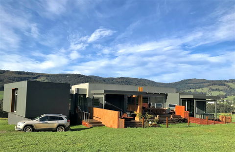 Highland Getaway Luxury Farm Stay B&B - Redcliffe Tourism 0