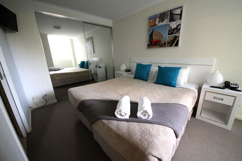 Mantra Aqua Resort - Redcliffe Tourism 1