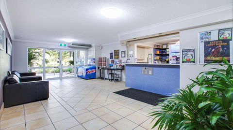 Mari Court Resort - Redcliffe Tourism 2