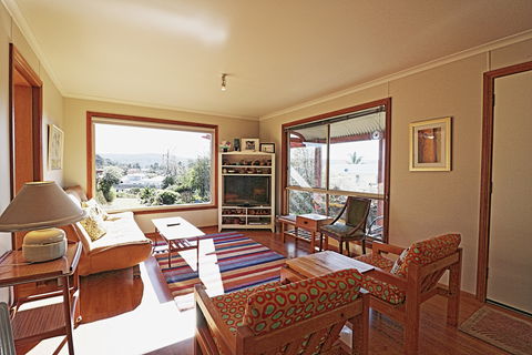 Monaro Cottage - Redcliffe Tourism 2