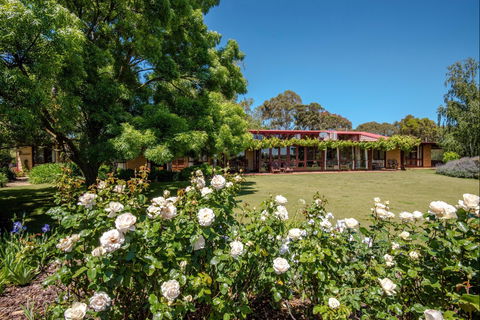 Mulberry Lodge  Country Retreat - Redcliffe Tourism 1