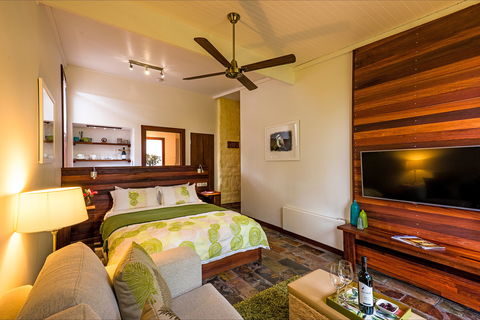 Mulberry Lodge  Country Retreat - Redcliffe Tourism 2