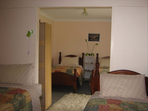 Narromine Aerodrome Tourist Park And Motel - Redcliffe Tourism 1