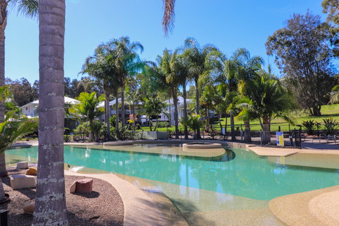 Pelican Escape 11 - Redcliffe Tourism 1