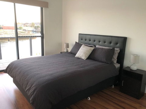 Port Bouvard Retreat - Large Family Friendly Canal Home With Private Jetty - Redcliffe Tourism 1