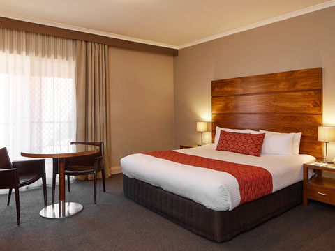 Quality Hotel Dickson - Redcliffe Tourism 2