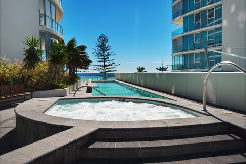 Reflections Coolangatta Beach - Redcliffe Tourism 1