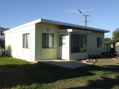 Seahorse Beach Shack - Redcliffe Tourism 2