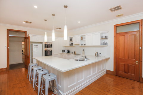 The Hills House At Hahndorf - Redcliffe Tourism 1