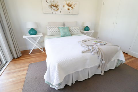 The Lakehouse At Raffetys Resort - Redcliffe Tourism 2