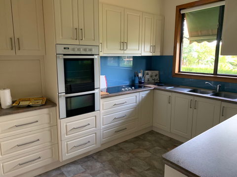 Timboon Manor - Redcliffe Tourism 1