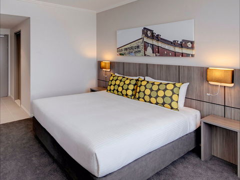 Travelodge Hotel Bankstown Sydney - Redcliffe Tourism 1