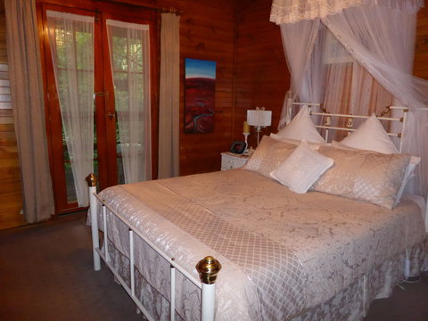 Aldgate Lodge Bed & Breakfast - Redcliffe Tourism 1