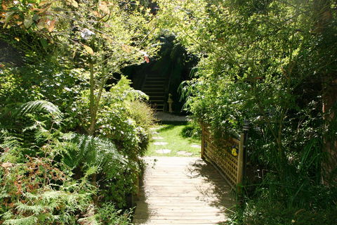 Aldgate Lodge Bed & Breakfast - Redcliffe Tourism 2