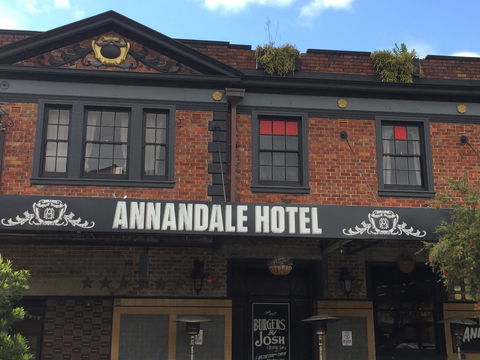 Annandale Hotel - Redcliffe Tourism 0