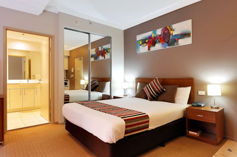 APX Darling Harbour - Redcliffe Tourism 0