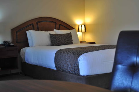 Bell Tower Inn - Redcliffe Tourism 2